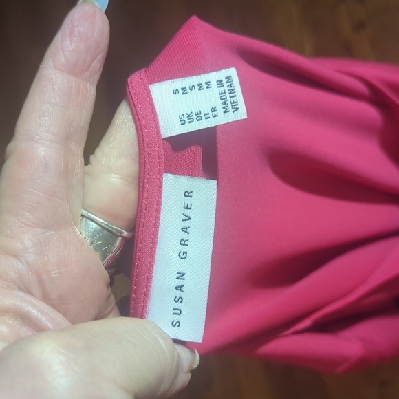 Susan Graver Liquid Knit Fuschia Pink top With Mesh Inlay Bell Sleeves  Sz S - Picture 5 of 7